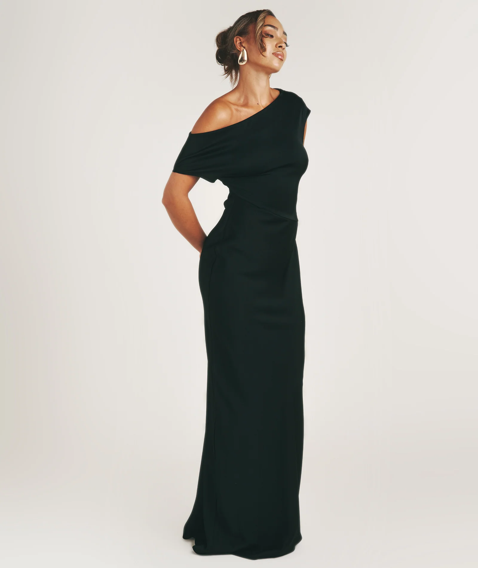 Asymmetric Neck Satin Bridesmaid Dress - Black - Image 4