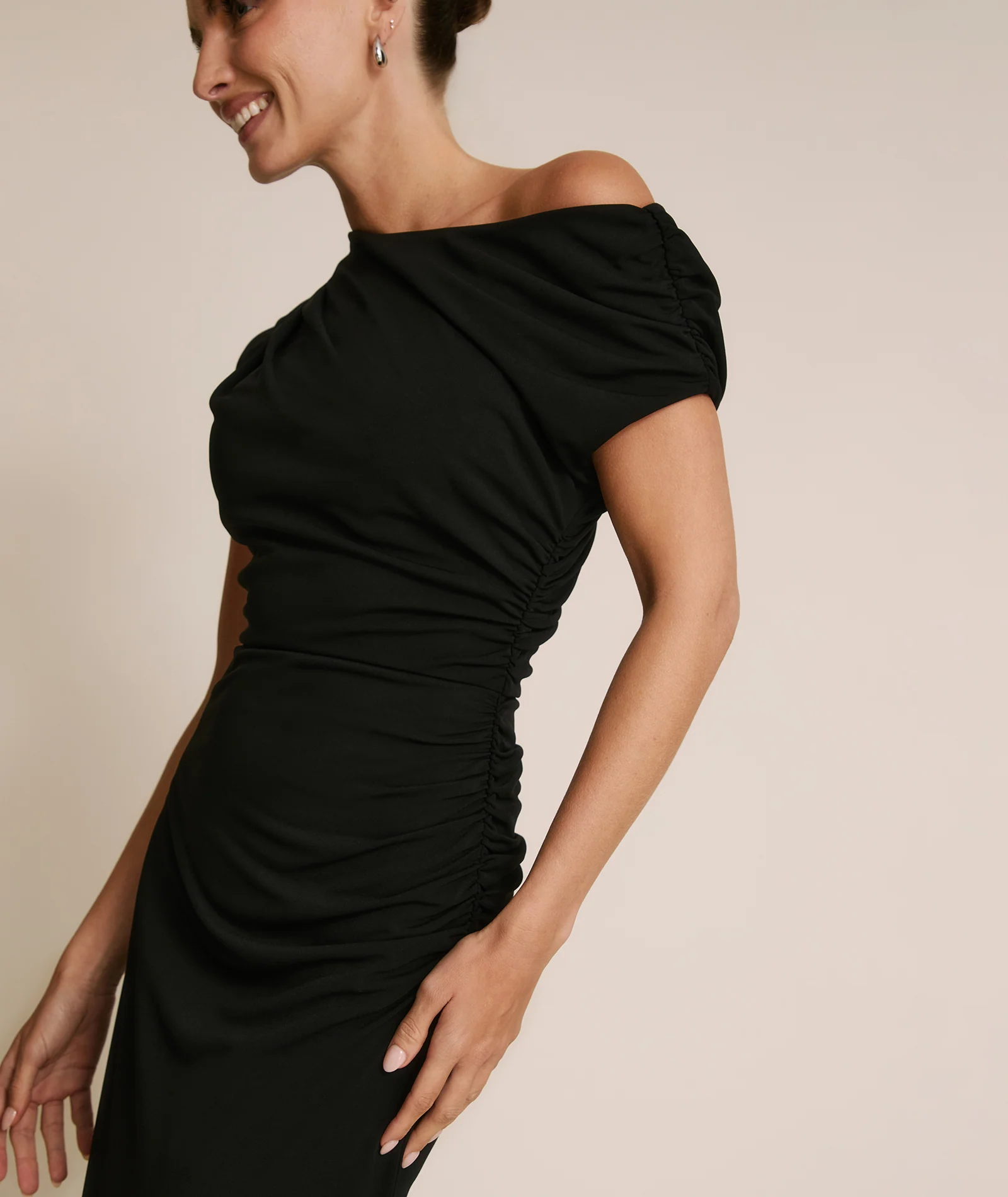 Asymmetric Neck Stretch Sculpt Bridesmaid Dress - Black - Image 7