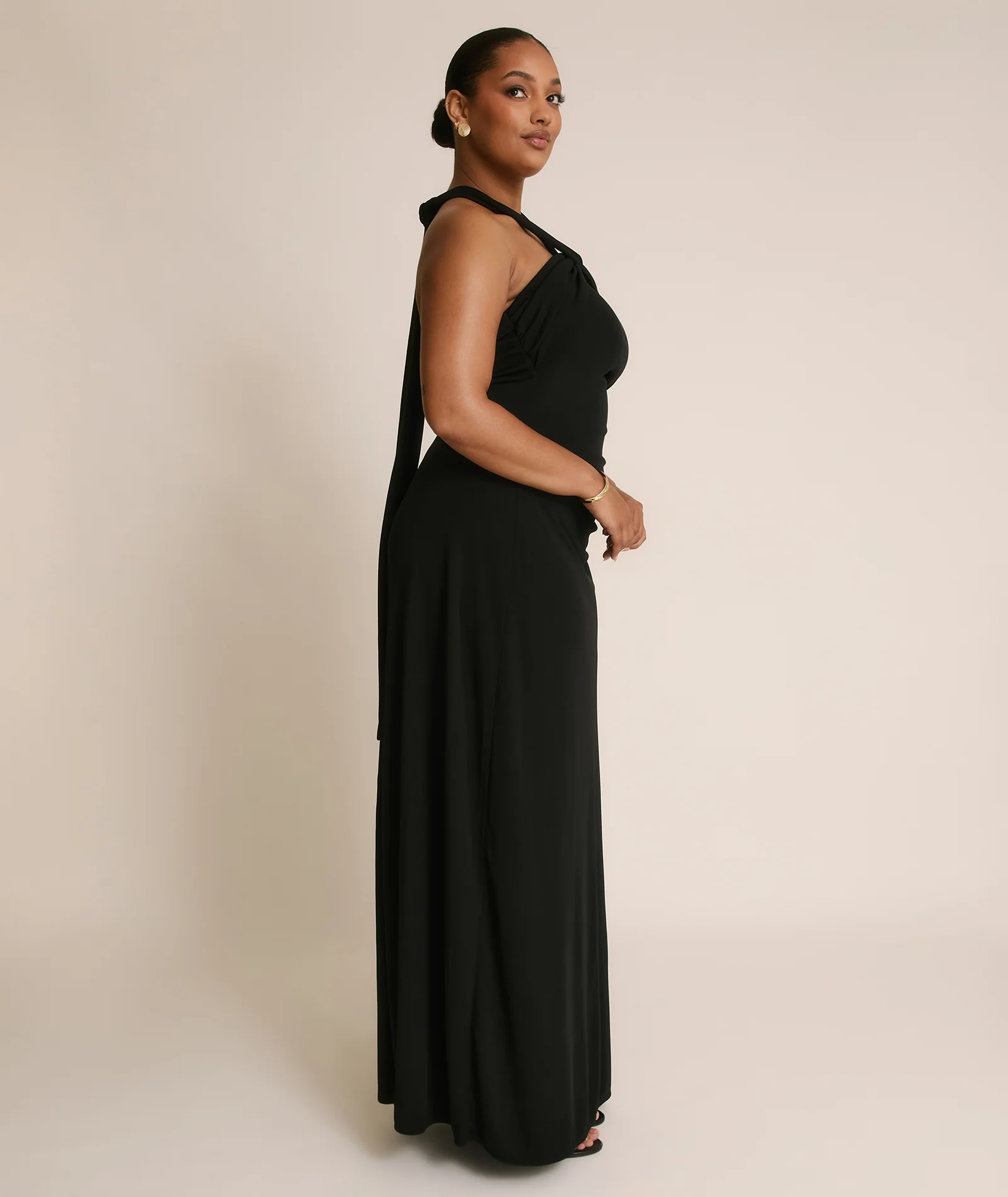 Halter Neck Stretch Sculpt Bridesmaid Dress - Black - Image 6