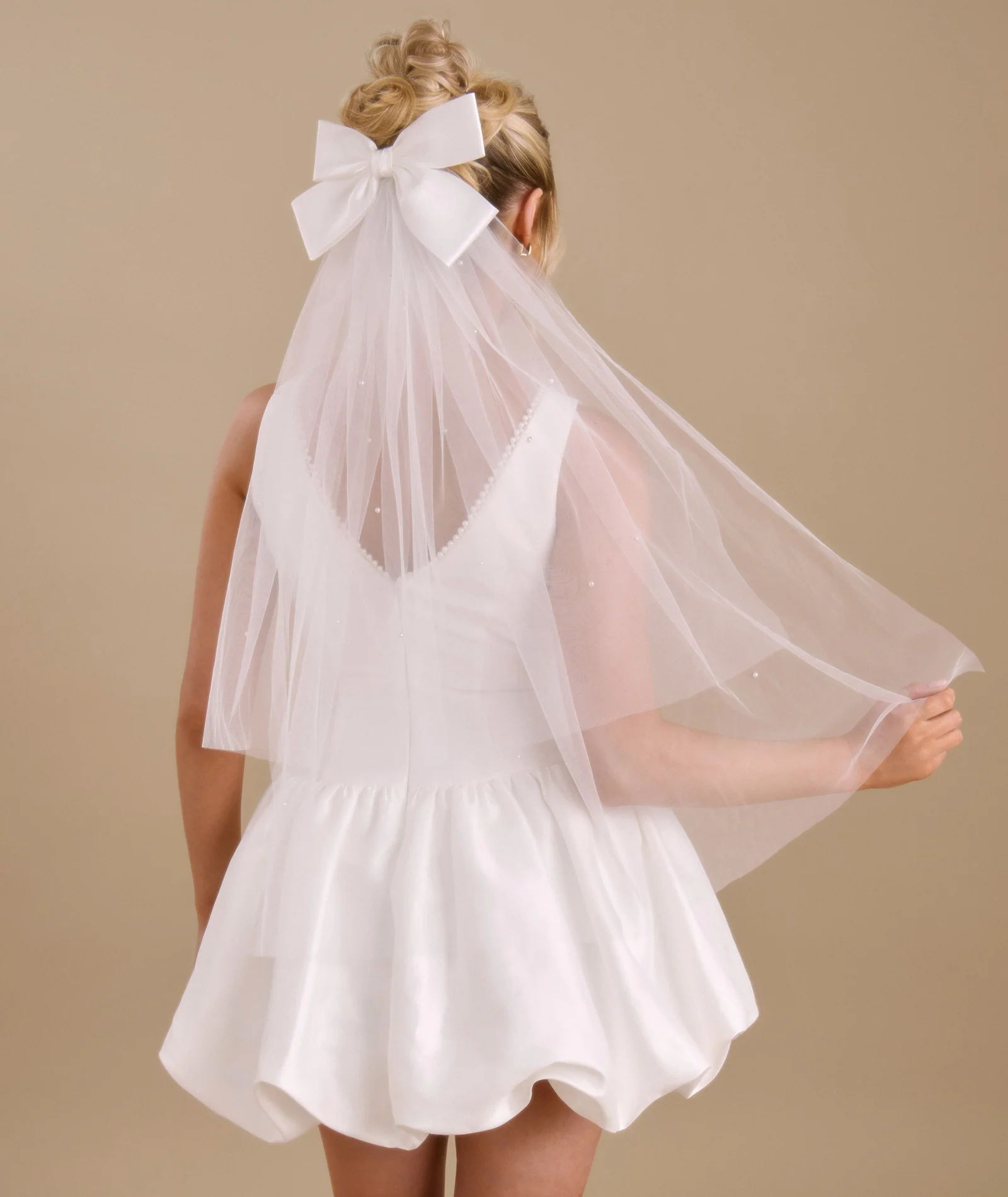 Satin Bow Pearl Veil - White - Image 3