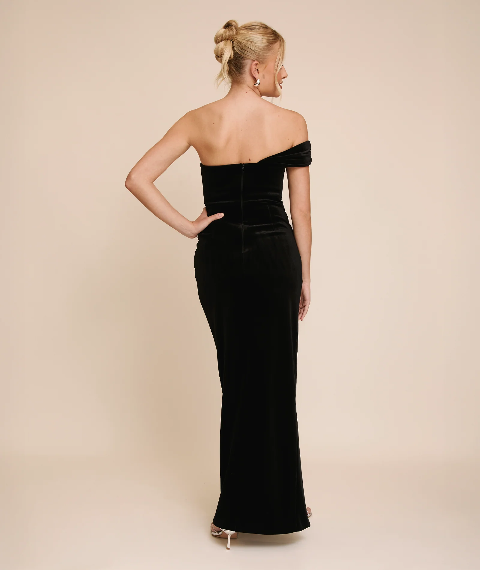 Velvet Gathered One Shoulder Maxi Dress - Black - Image 3