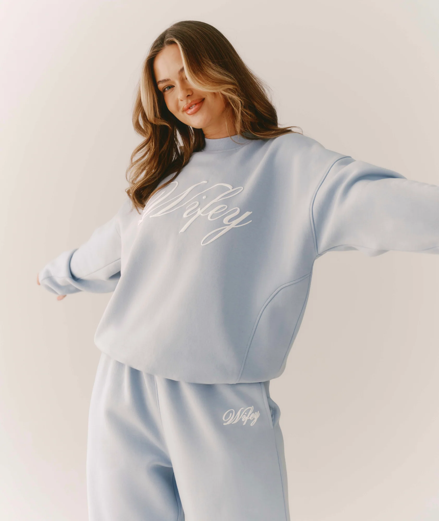 Wifey Graphic Sweatshirt - Blue - Image 5